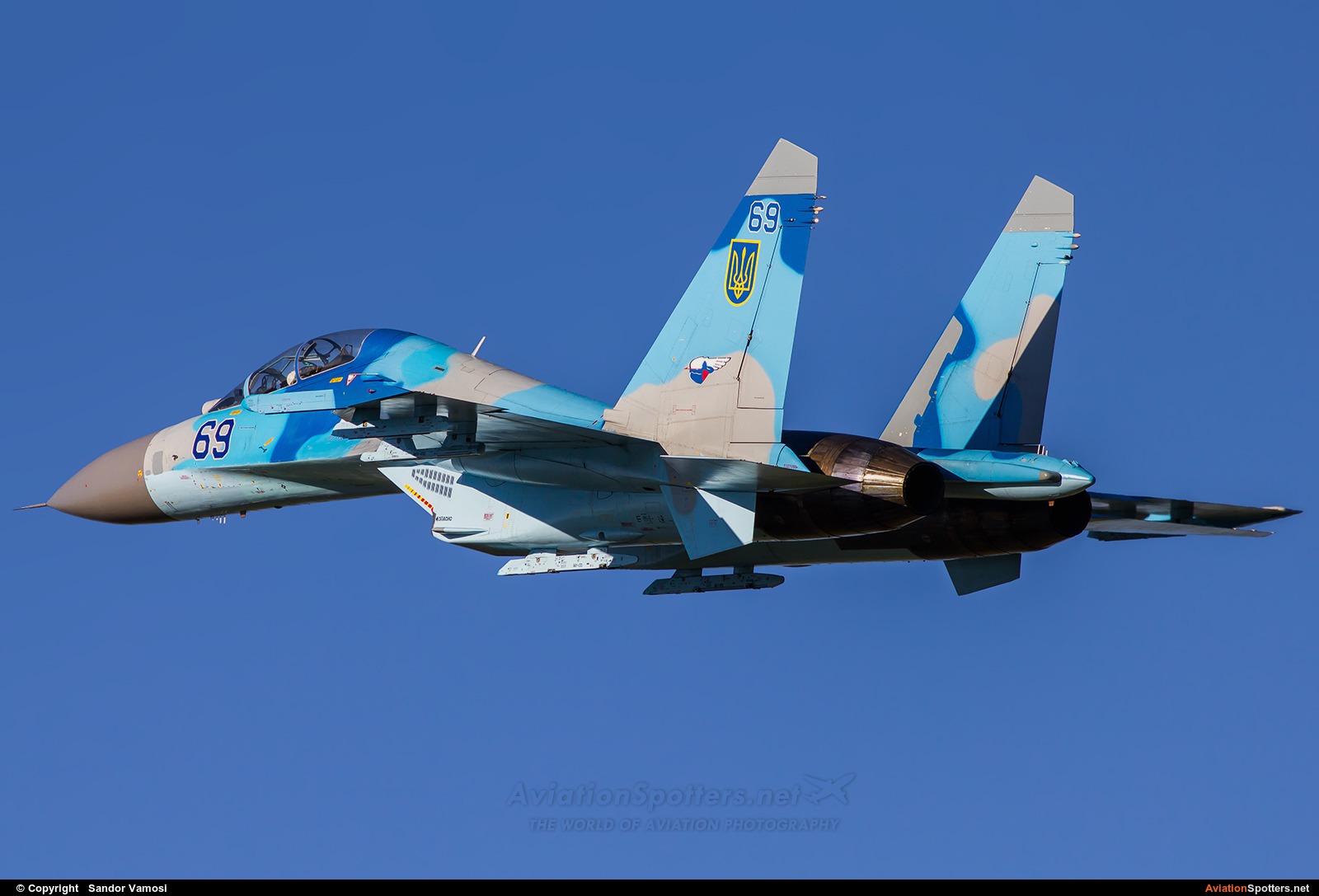 Ukraine - Air Force  -  Su-27UB  (69 BLUE) By Sandor Vamosi (ALEX67)