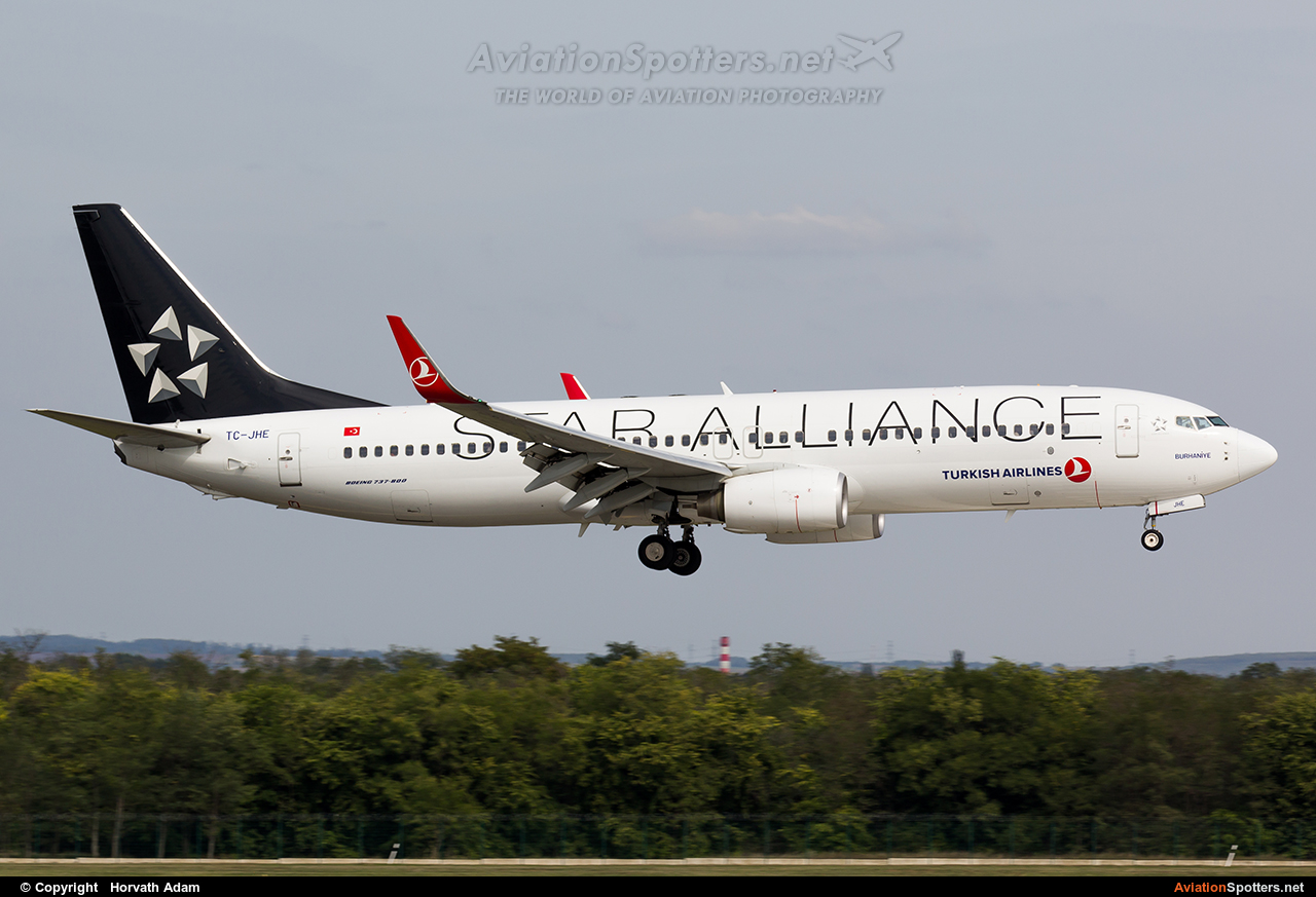 Turkish Airlines  -  737-800  (TC-JHE) By Horvath Adam (odin7602)