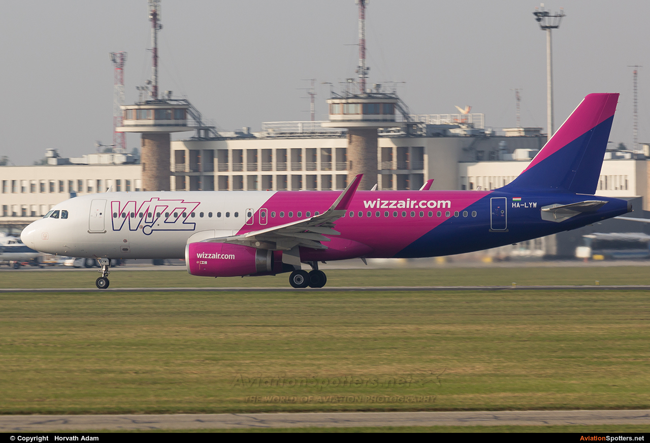 Wizz Air  -  A320-232  (HA-LYW) By Horvath Adam (odin7602)