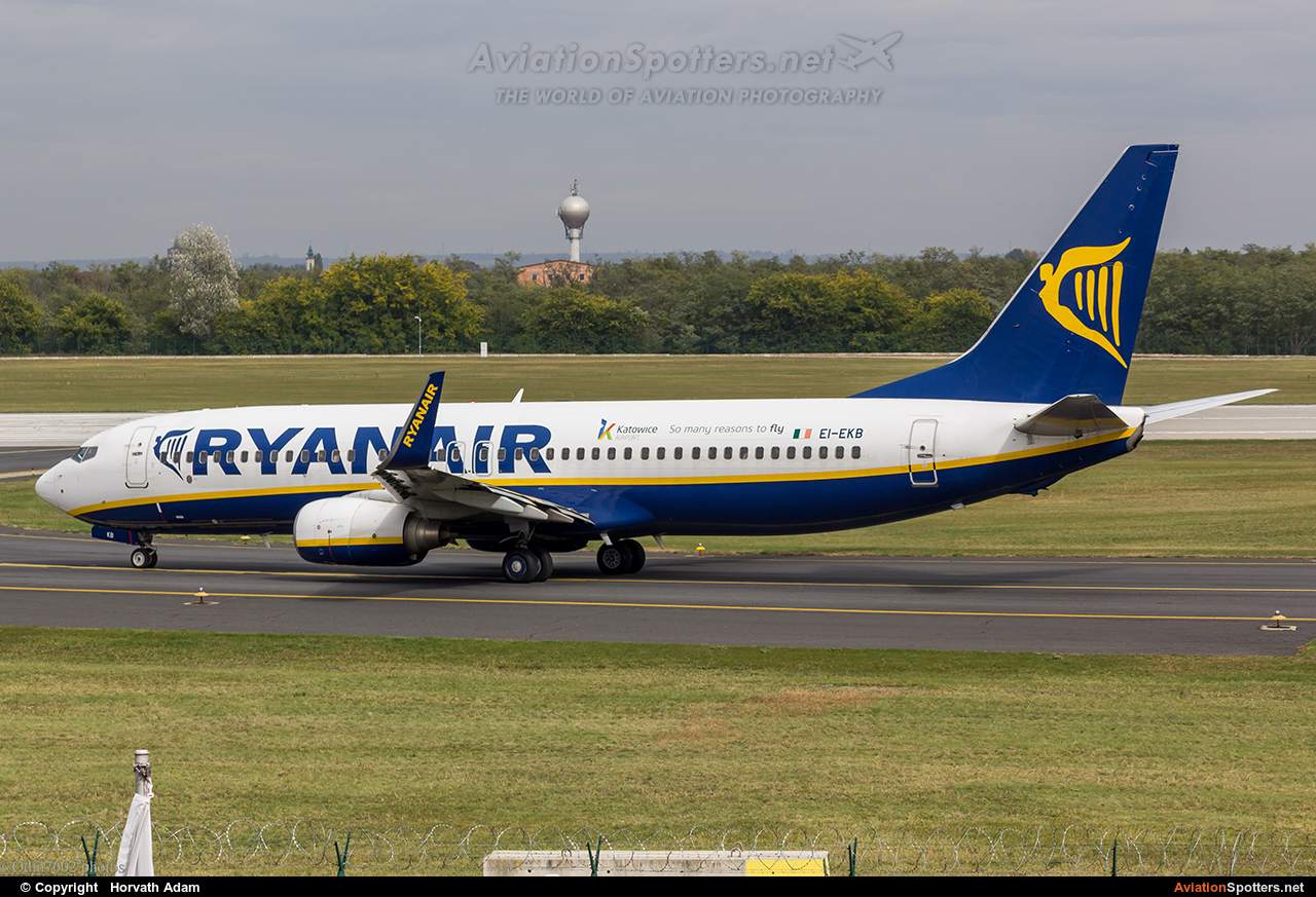 Ryanair  -  737-8AS  (EI-EKB) By Horvath Adam (odin7602)