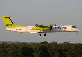 de Havilland Canada - DHC-8-400Q Dash 8 (YL-BBU) - ptolnai
