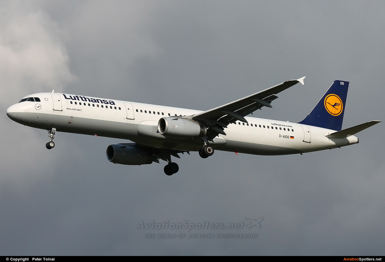Lufthansa  -  A321-231  (D-AIDO) By Peter Tolnai (ptolnai)