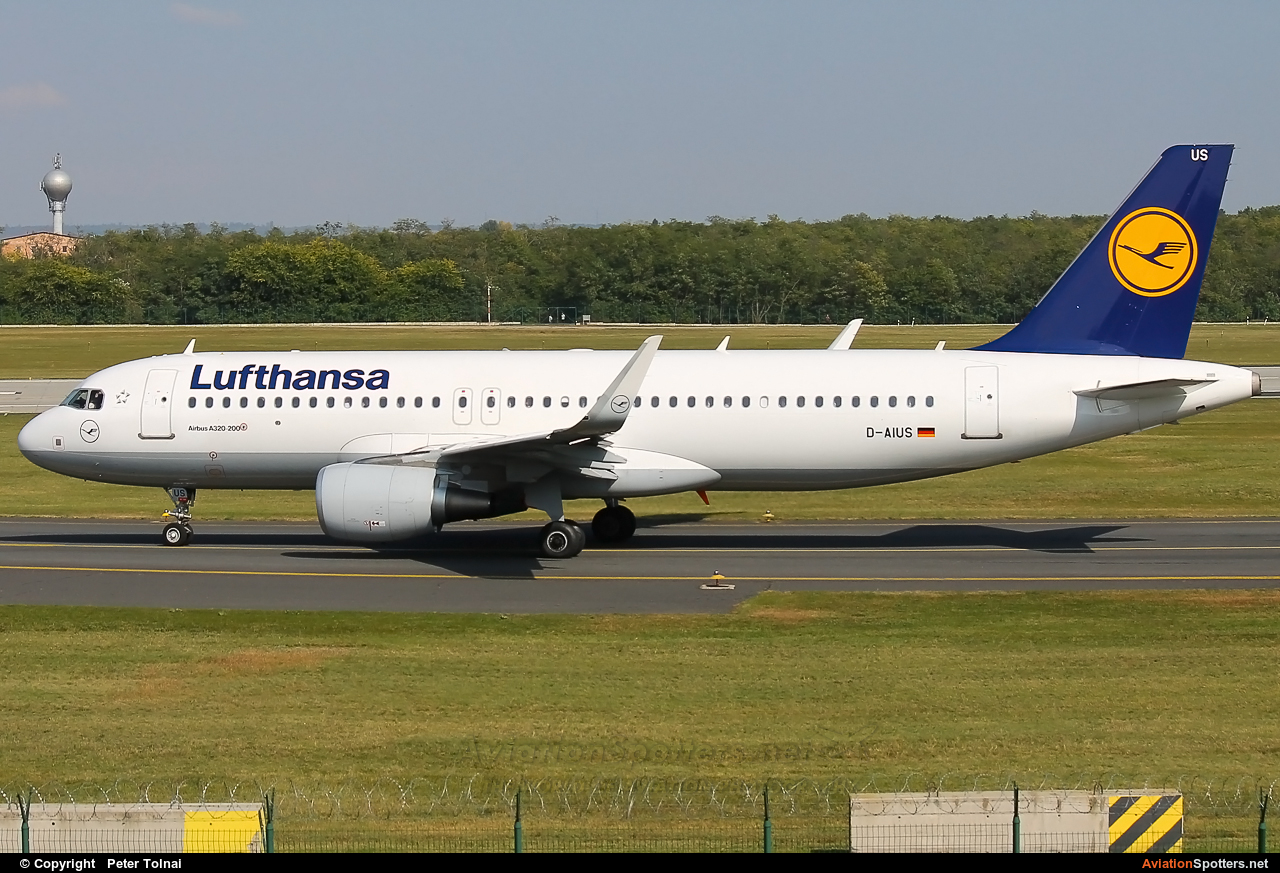 Lufthansa  -  A320-214  (D-AIUS) By Peter Tolnai (ptolnai)