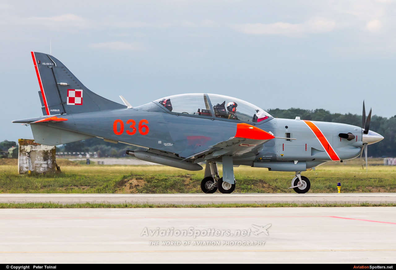 Poland - Air Force : Orlik Acrobatic Group  -  PZL-130 Orlik TC-1 - 2  (036) By Peter Tolnai (ptolnai)