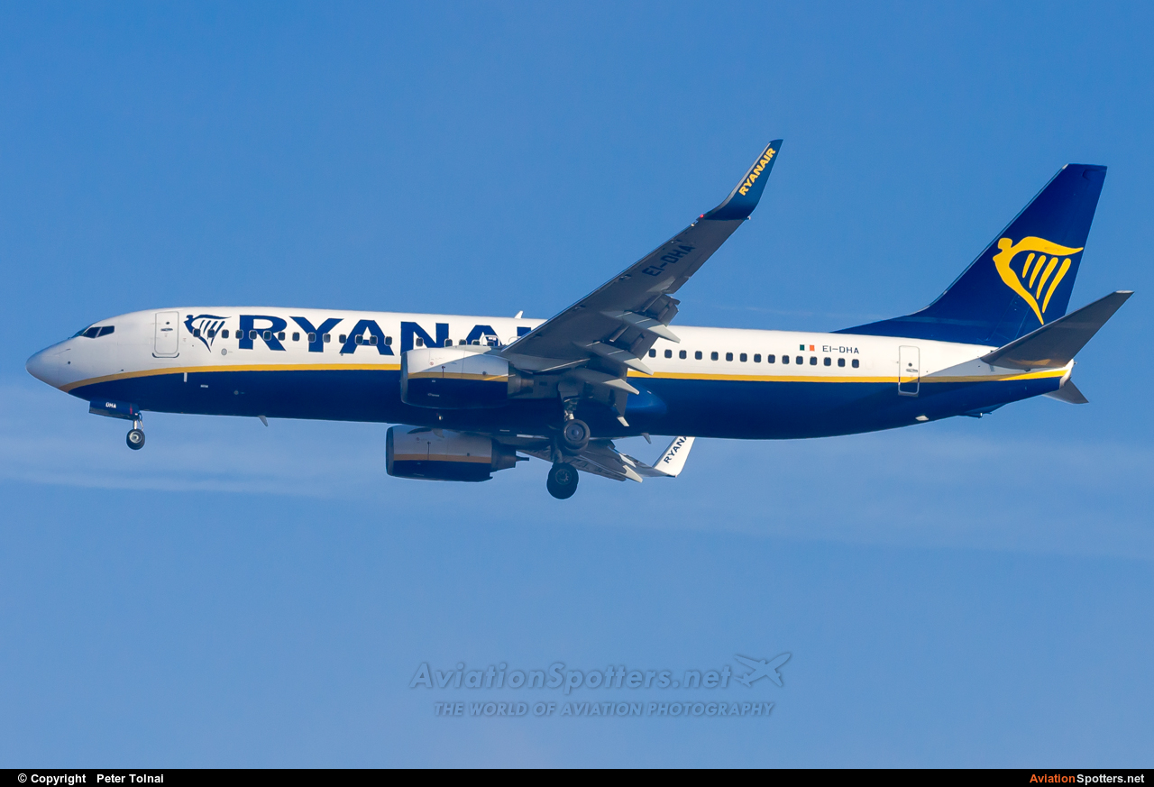 Ryanair  -  737-8AS  (EI-DHA) By Peter Tolnai (ptolnai)
