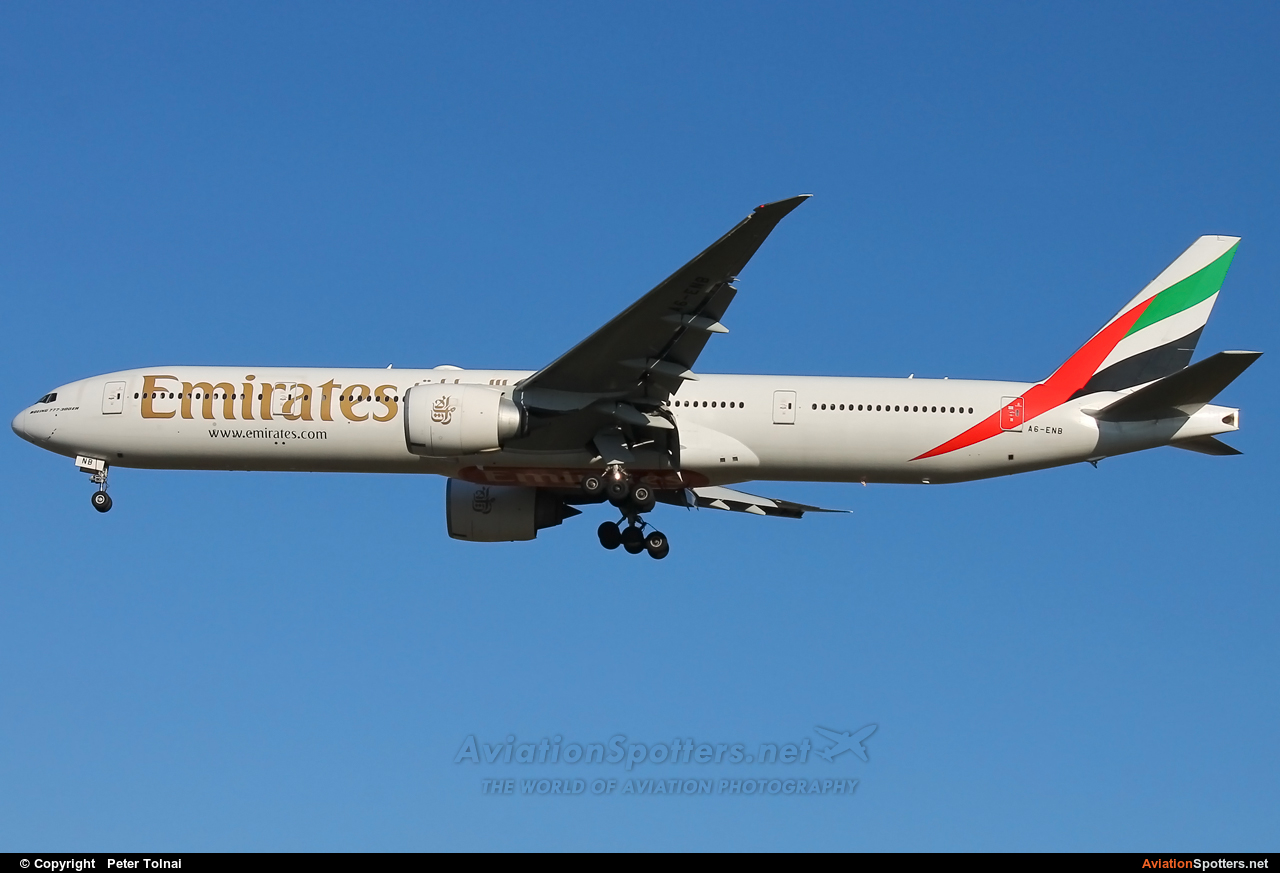 Emirates Airlines  -  777-300  (A6-EBN) By Peter Tolnai (ptolnai)