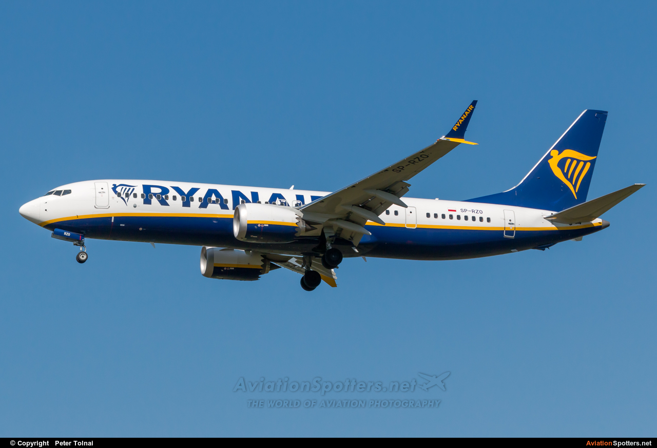 Ryanair  -  737-800  (SP-RZO) By Peter Tolnai (ptolnai)
