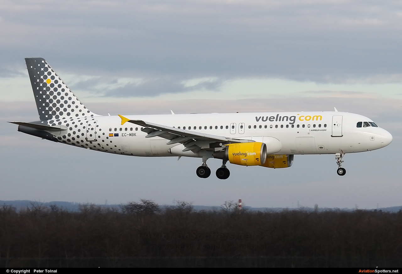 Vueling Airlines  -  A320-214  (EC-MBK) By Peter Tolnai (ptolnai)