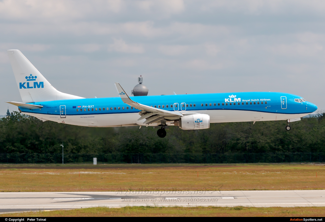 KLM  -  737-800  (PH-BXT) By Peter Tolnai (ptolnai)
