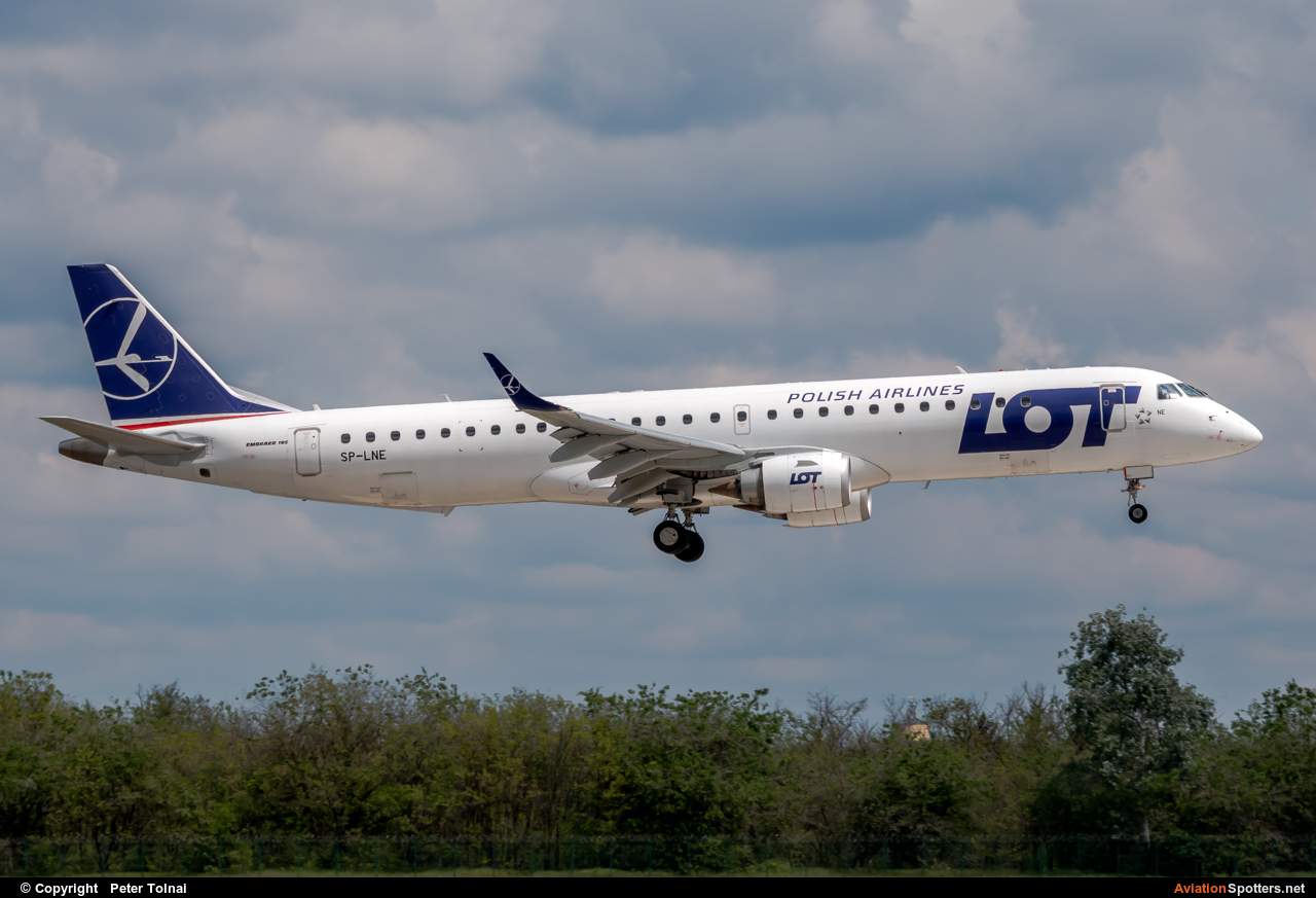 LOT - Polish Airlines  -  195LR  (SP-LNE) By Peter Tolnai (ptolnai)
