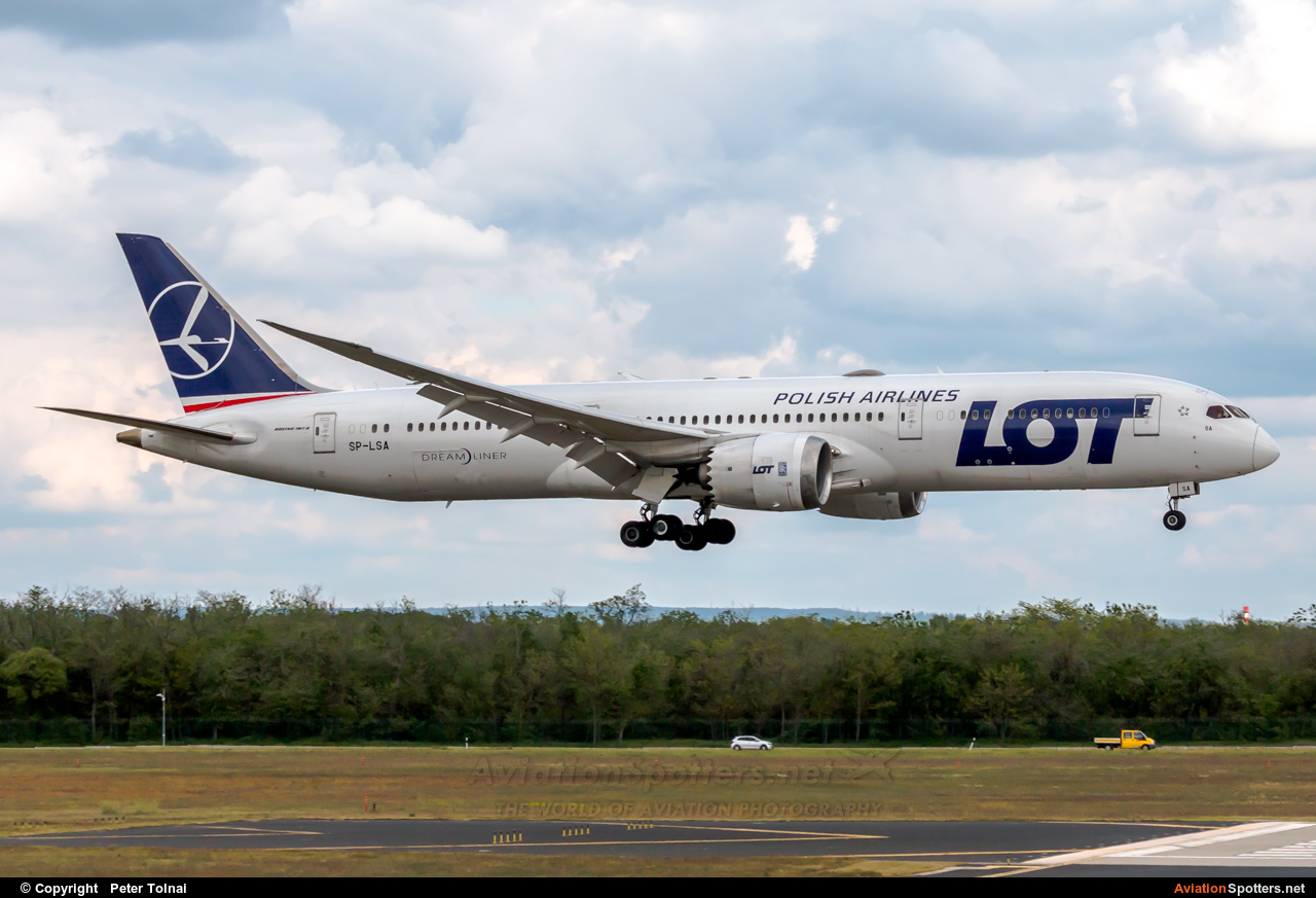 LOT - Polish Airlines  -  787-9 Dreamliner  (SP-LSA) By Peter Tolnai (ptolnai)