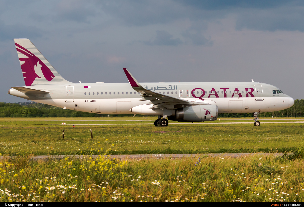 Qatar Airways  -  A320-232  (A7-AHX) By Peter Tolnai (ptolnai)