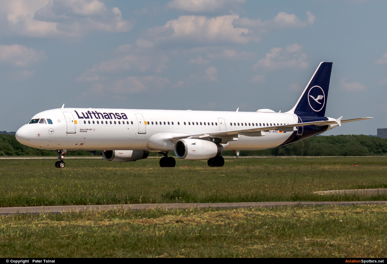 Lufthansa  -  A321  (D-AIRU) By Peter Tolnai (ptolnai)