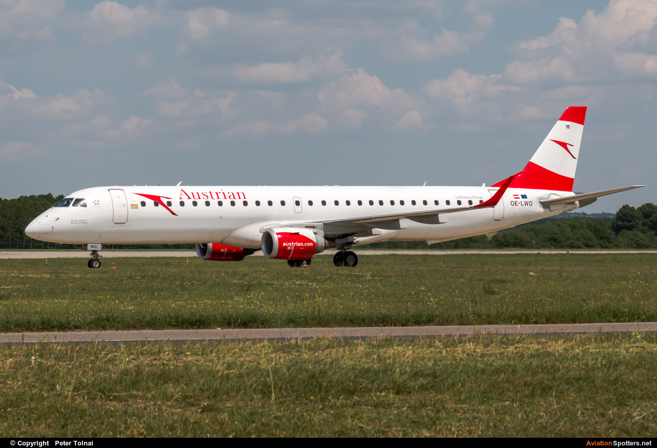 Austrian Airlines  -  195LR  (OE-LWO) By Peter Tolnai (ptolnai)