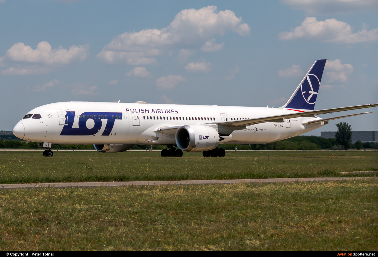LOT - Polish Airlines  -  787-9 Dreamliner  (SP-LSG) By Peter Tolnai (ptolnai)