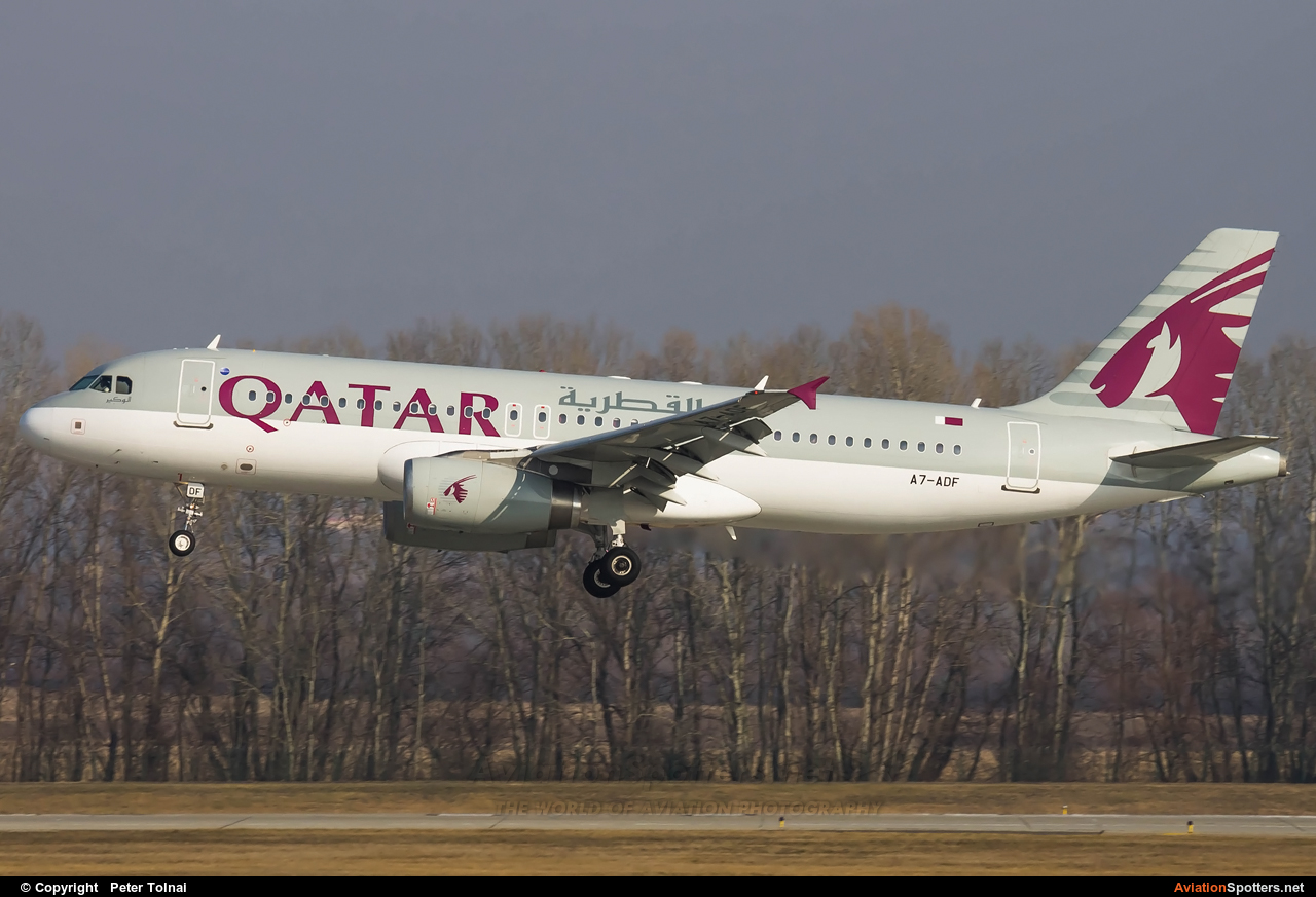 Qatar Airways  -  A320  (A7-ADF) By Peter Tolnai (ptolnai)