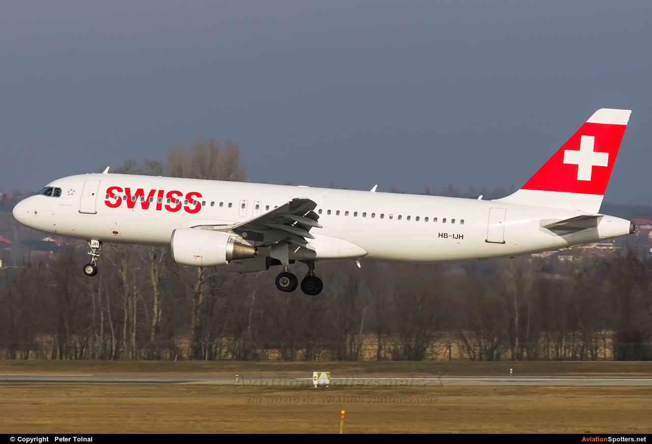 Swiss International  -  A320  (HB-IJH) By Peter Tolnai (ptolnai)