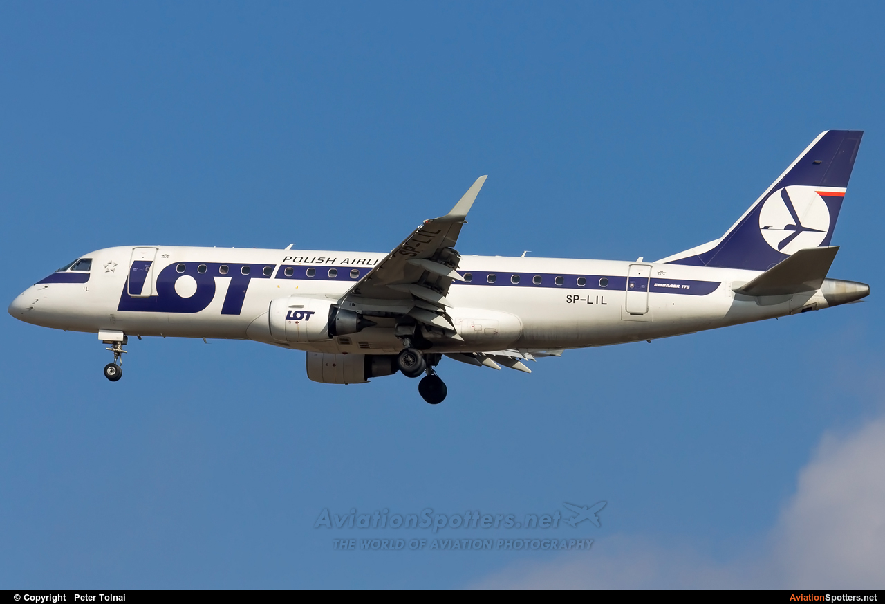 LOT - Polish Airlines  -  170  (SP-LIL) By Peter Tolnai (ptolnai)
