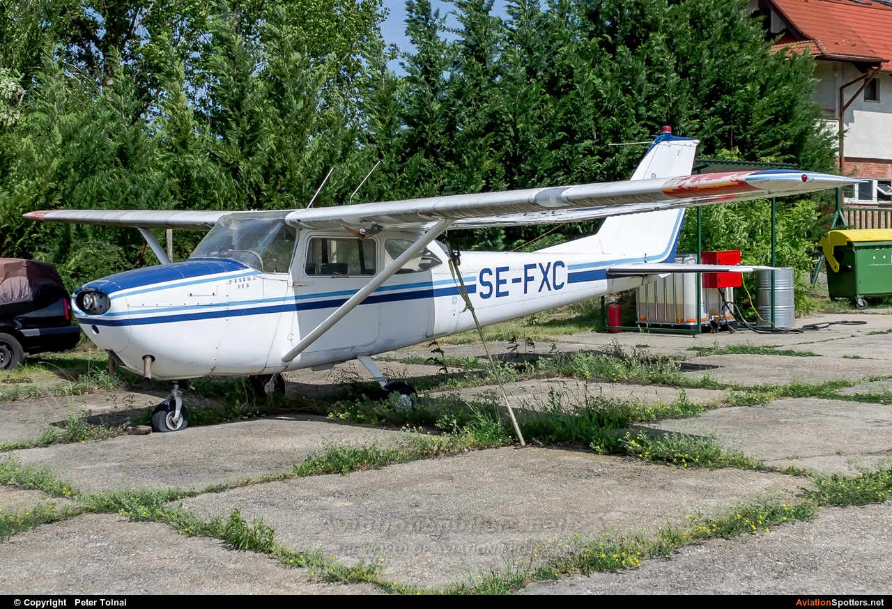 Private  -  172 Skyhawk (all models except RG)  (SE-FXC) By Peter Tolnai (ptolnai)