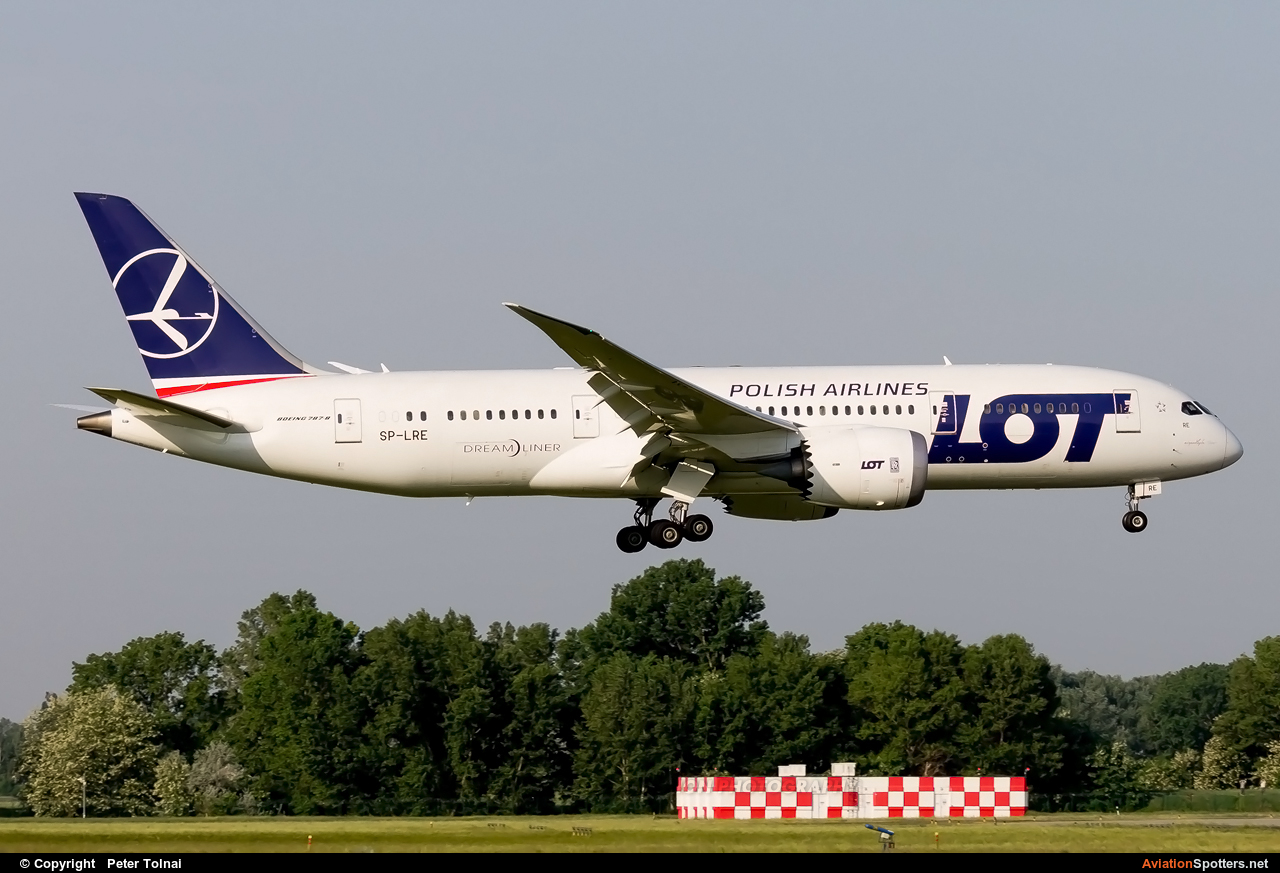 LOT - Polish Airlines  -  787-8 Dreamliner  (SP-LRE) By Peter Tolnai (ptolnai)