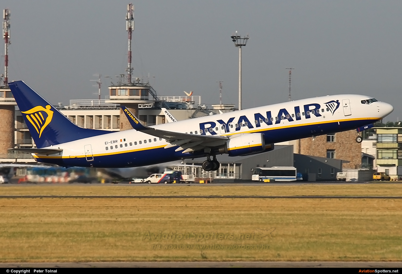 Ryanair  -  737-8AS  (EI-EBR) By Peter Tolnai (ptolnai)