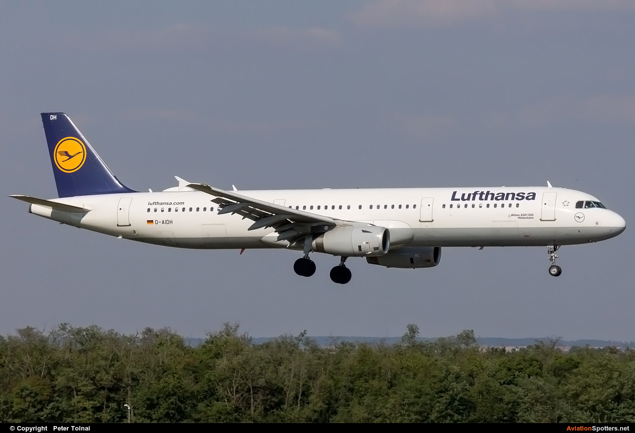 Lufthansa  -  A321-231  (D-AIDH) By Peter Tolnai (ptolnai)