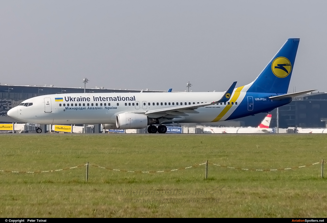 Ukraine International Airlines  -  737-800  (UR-PSH) By Peter Tolnai (ptolnai)