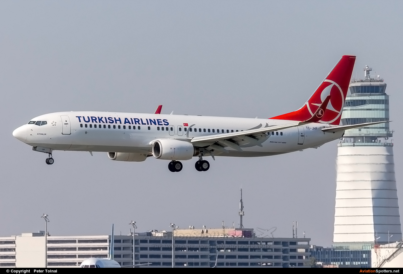 Turkish Airlines  -  737-800  (TC-JHF) By Peter Tolnai (ptolnai)