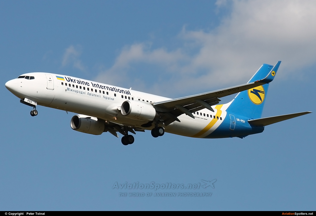 Ukraine International Airlines  -  737-800  (UR-PSV) By Peter Tolnai (ptolnai)