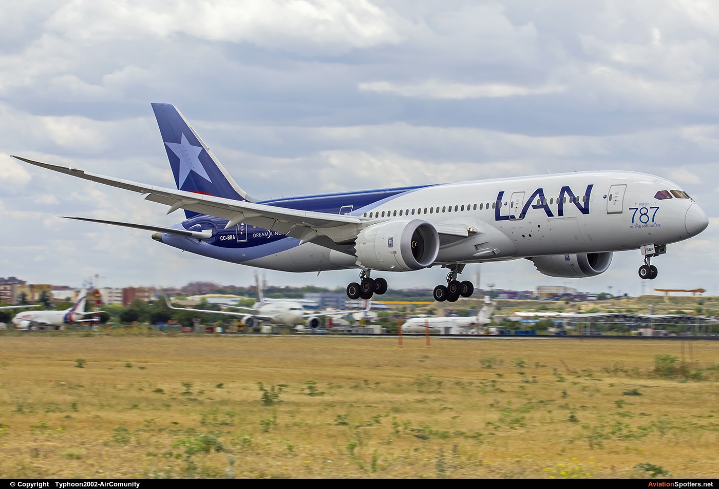 LAN Airlines  -  787-8 Dreamliner  (CC-BBA) By Typhoon2002-AirComunity (AirComunity)