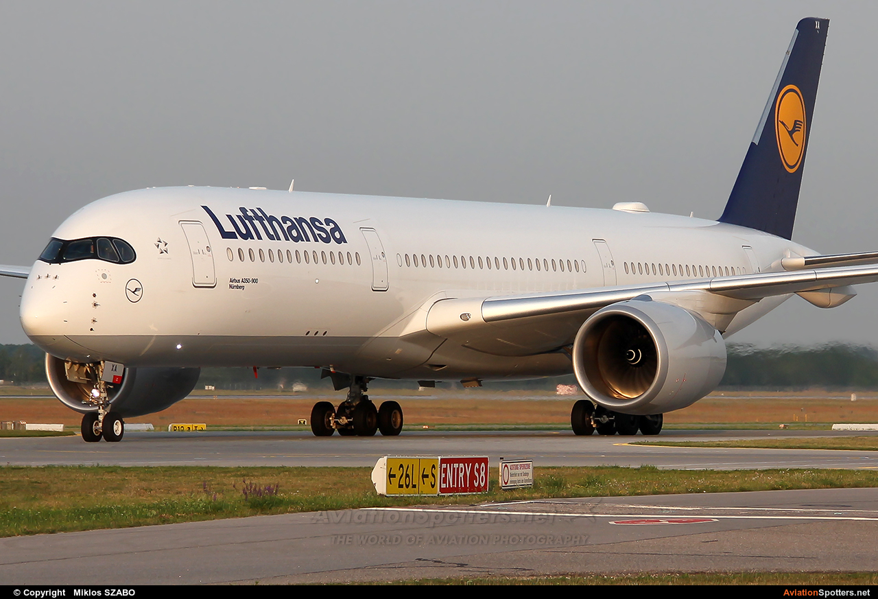 Lufthansa  -  A350-900  (D-AIXA) By Miklos SZABO (mehesz)
