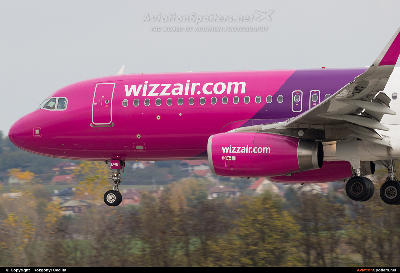 Wizz Air  -  A320-232  (HA-LWR) By Rozgonyi Cecília (Rozgonyi Cecília)