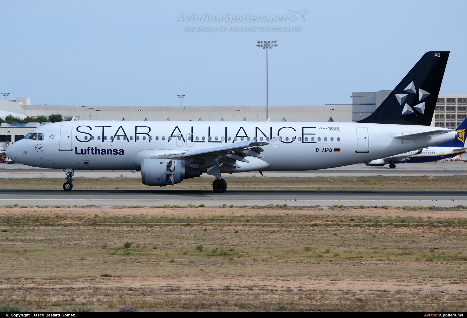 Lufthansa  -  A320  (D-AIPD) By Xisco Bestard Gómez. (xiscobestard)