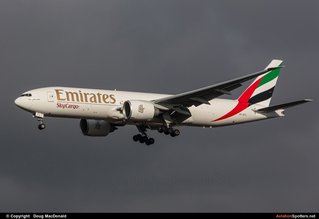 Emirates Airlines  -  777-F1B  (A6-EFL) By Doug MacDonald (Banter Ops)