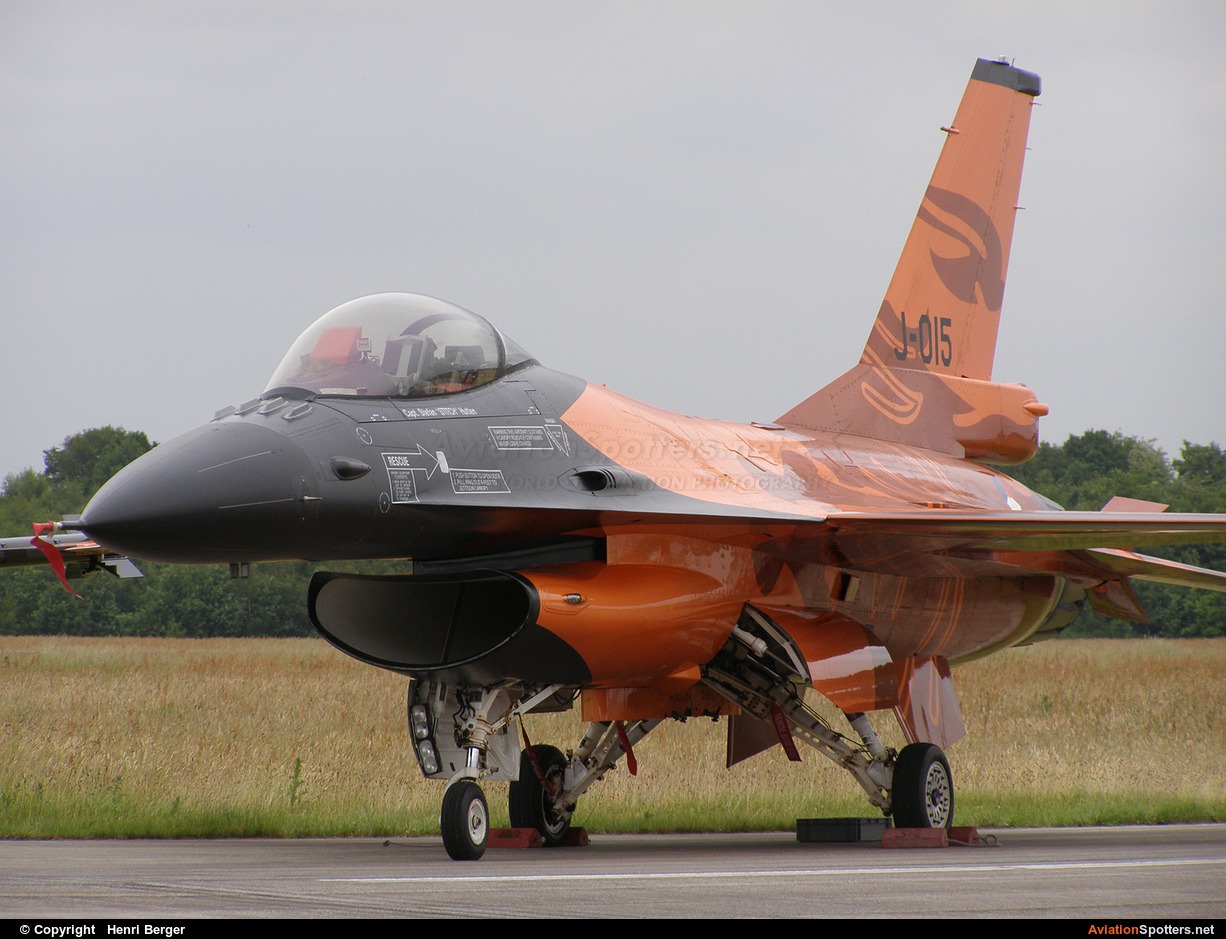 Netherlands - Air Force  -  F-16AM Fighting Falcon  (J-015) By Henri Berger (HenriB)