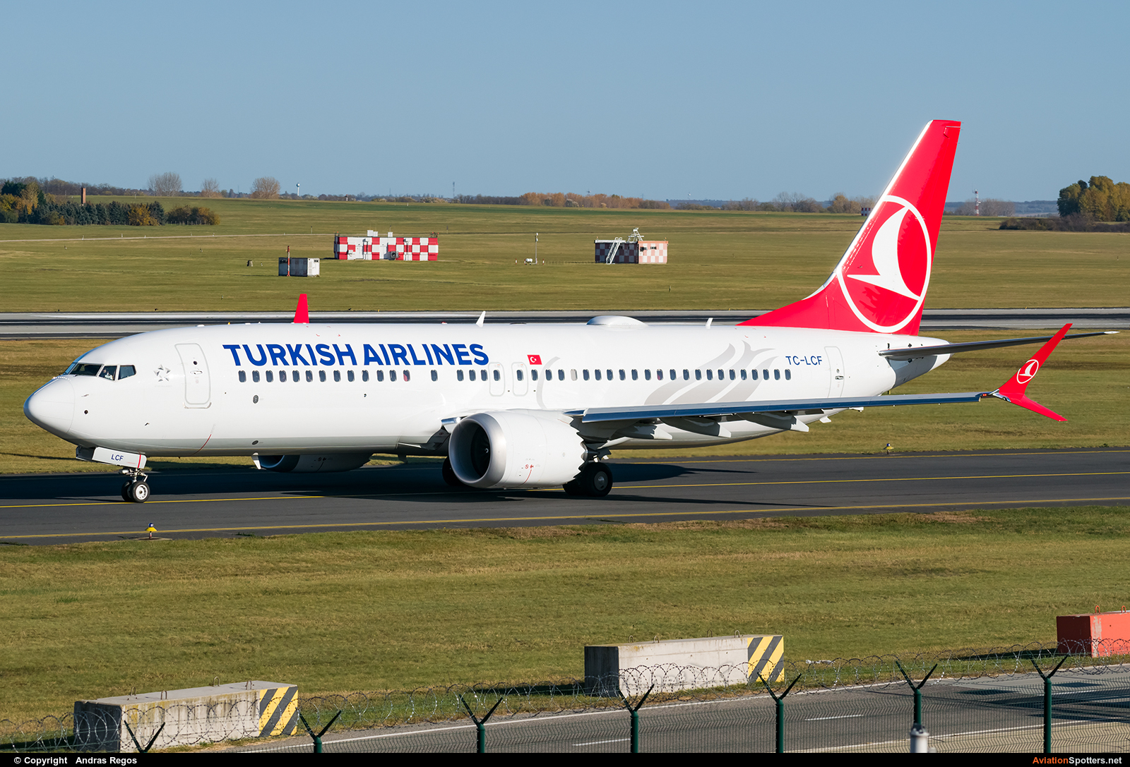 Turkish Airlines  -  737 MAX 8  (TC-LCF) By Andras Regos (regos)