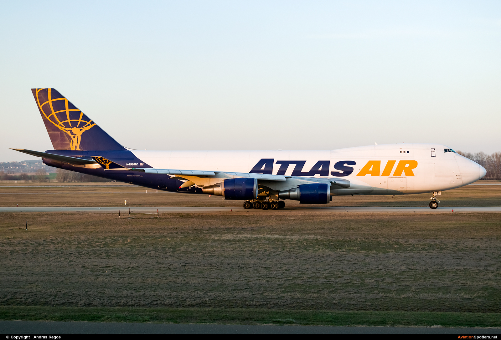 Atlas Air  -  747-400F  (N499MC) By Andras Regos (regos)