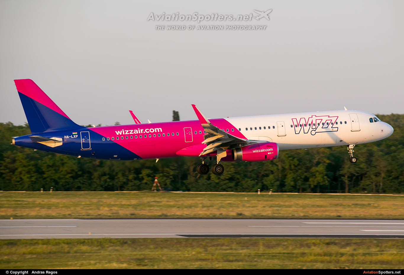Wizz Air  -  A321-231  (HA-LXP) By Andras Regos (regos)