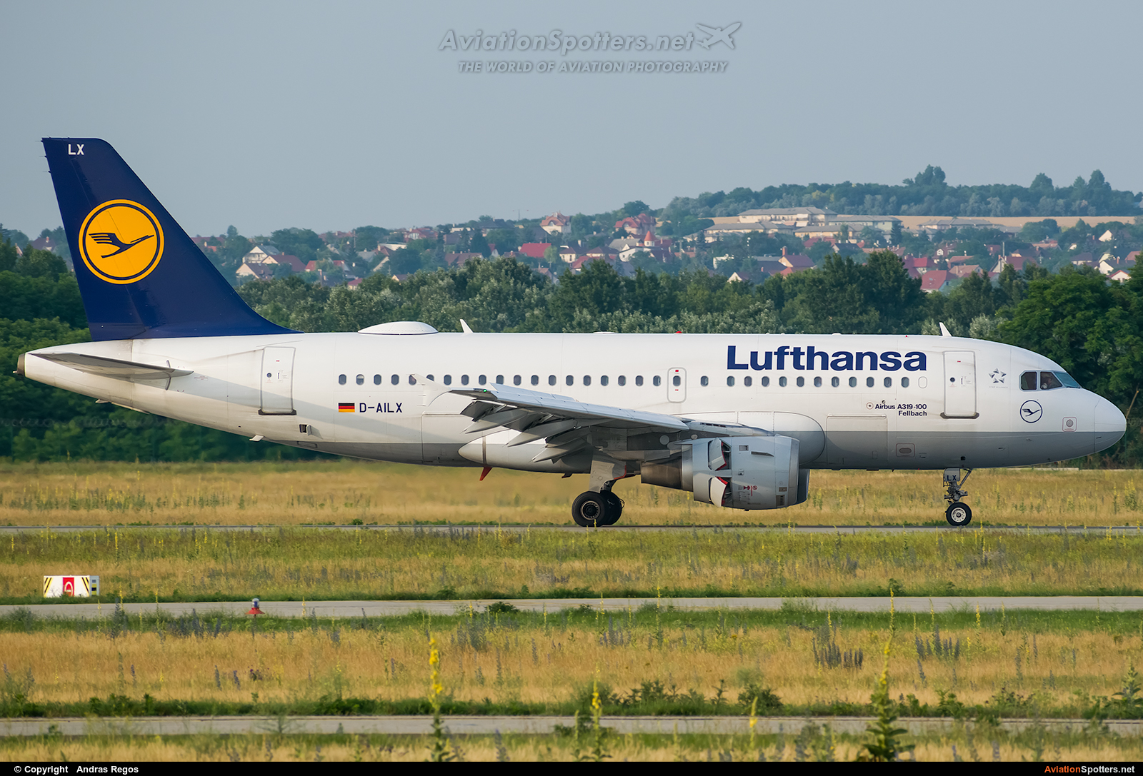 Lufthansa  -  A319  (D-AILX) By Andras Regos (regos)