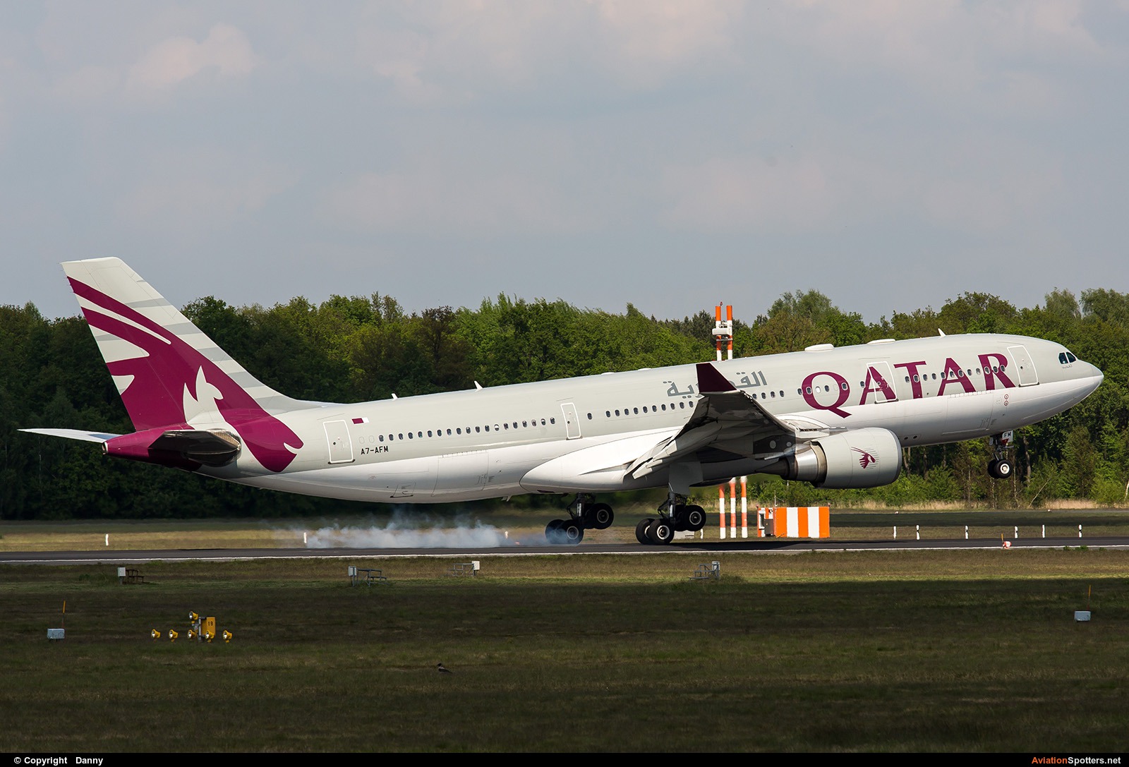 Qatar Airways  -  A330-200  (A7-AFM) By Danny (Digdis)
