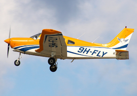 Piper - PA-28 Warrior (9H-FLY) - rbpace