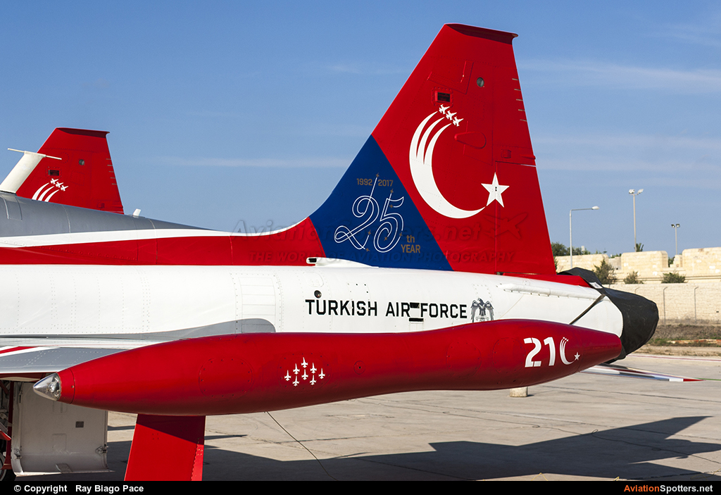 Turkey - Air Force : Turkish Stars  -  NF-5B Freedom Fighter  (71-4021) By Ray Biago Pace (rbpace)