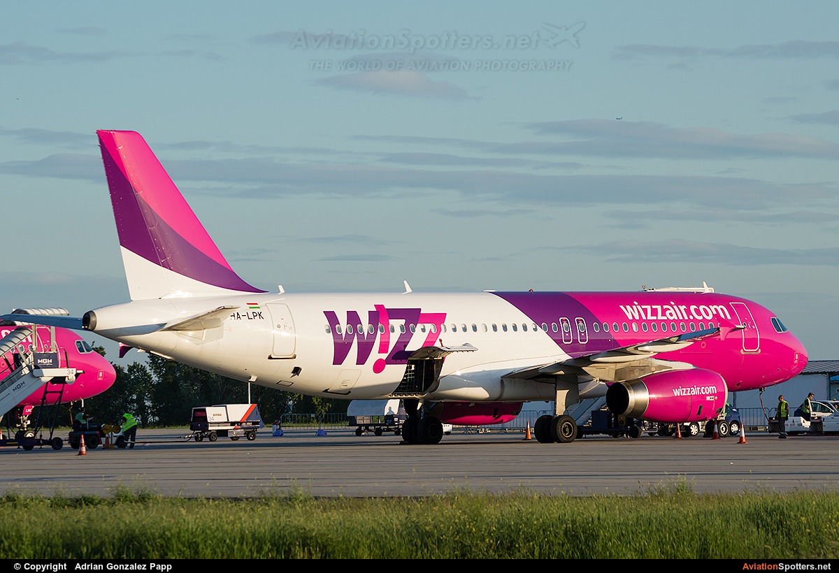 Wizz Air  -  A320  (HA-LPK) By Adrian Gonzalez Papp (agp12)
