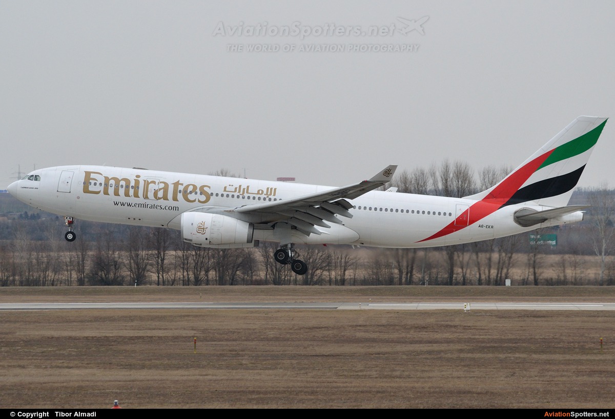 Emirates Airlines  -  A330-200  (A6-EKR) By Tibor Almadi (tibee76)