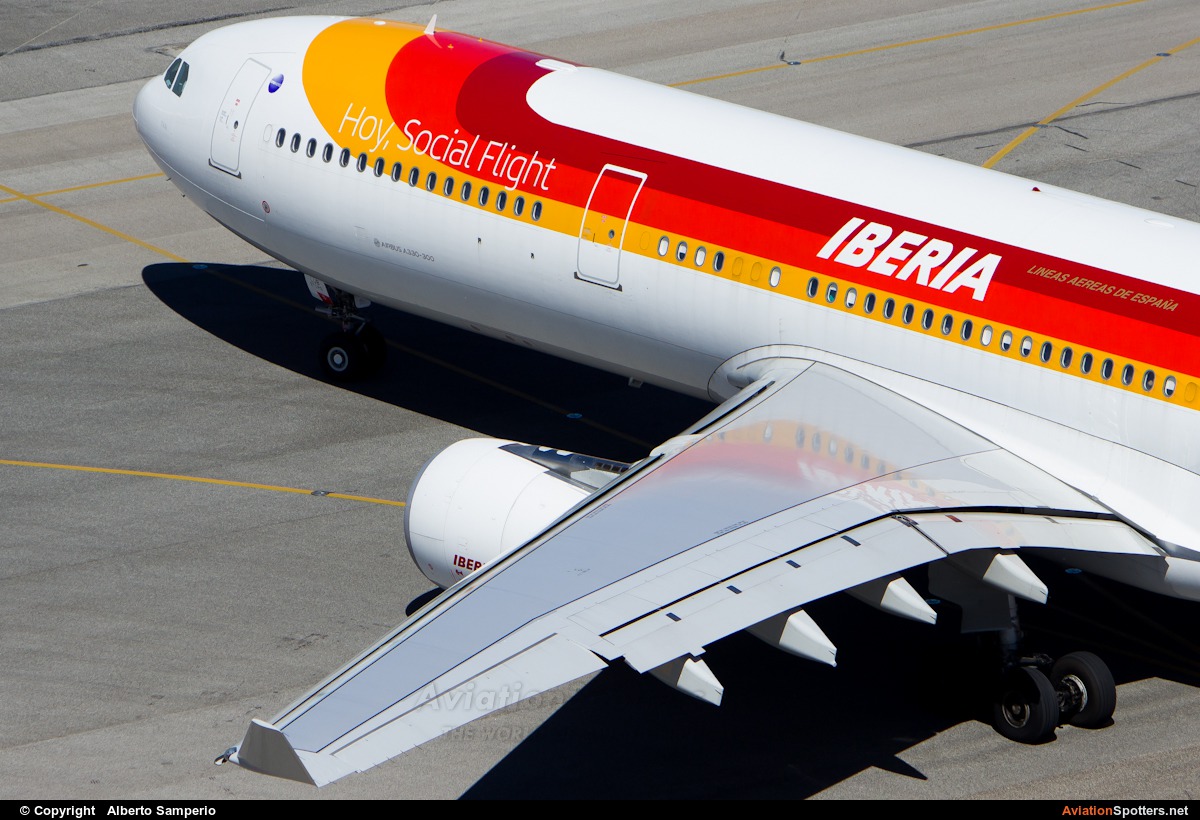 Iberia  -  A330-300  (EC-LUB) By Alberto Samperio (albert.sg)
