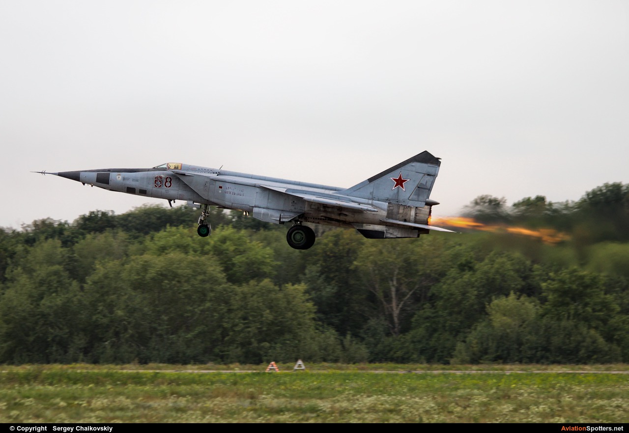 Russia - Air Force  -  MiG-25R (all models)  (68 RED) By Sergey Chaikovskiy (SergeyL)