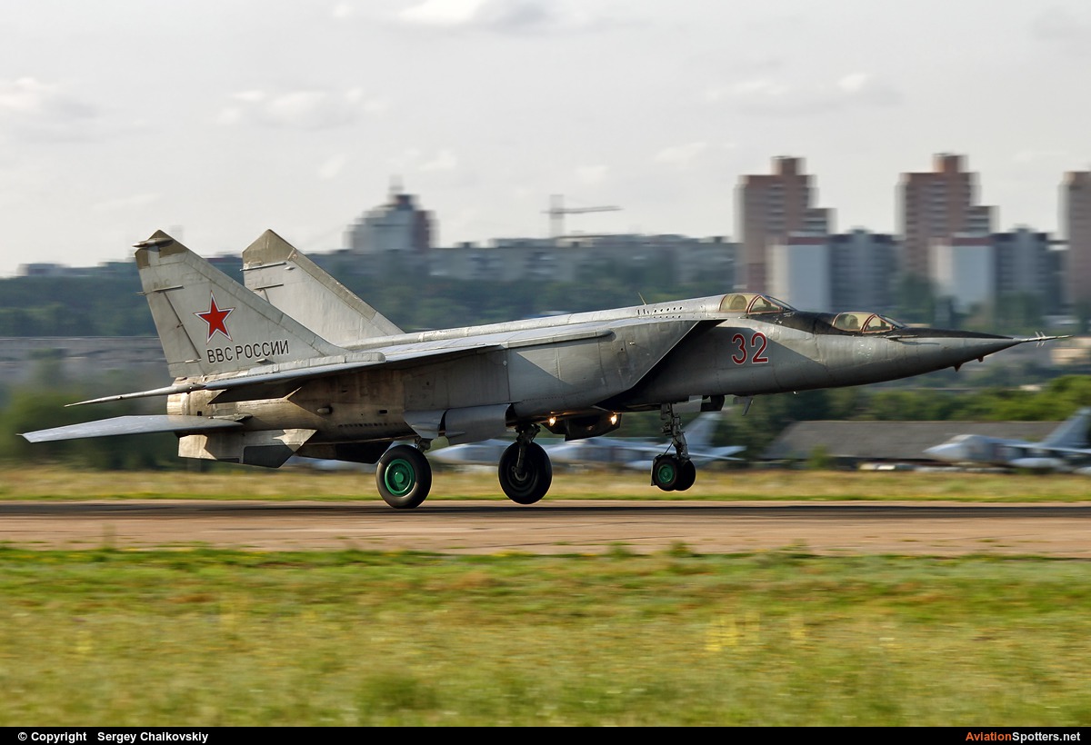 Russia - Air Force  -  MiG-25RU  (32 RED) By Sergey Chaikovskiy (SergeyL)