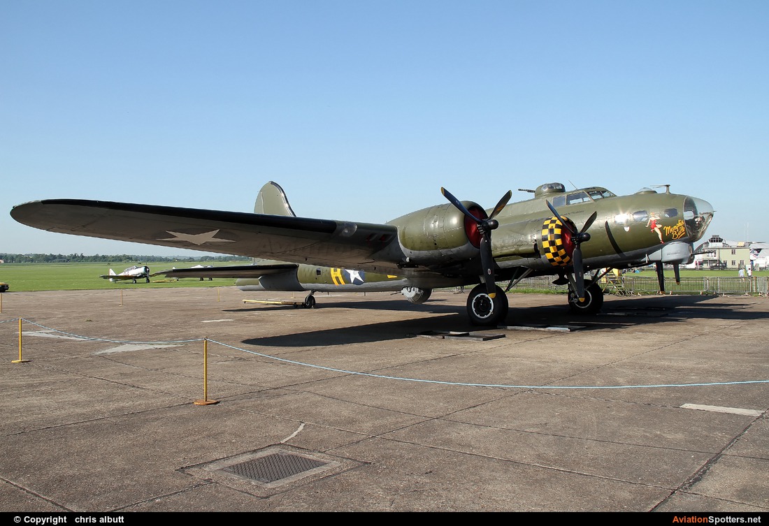Private  -  B-17G Flying Fortress  (G-BEDF ) By chris albutt (ctt2706)