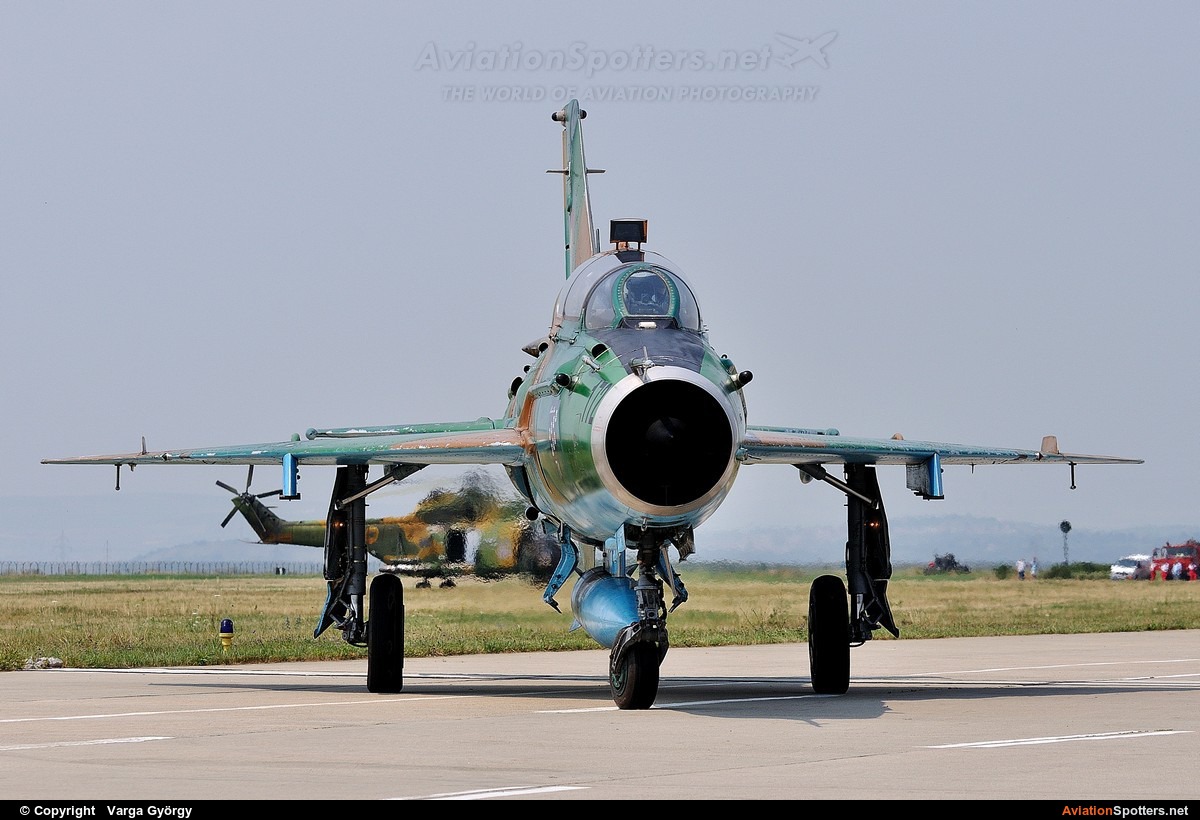 Romania - Air Force  -  MiG-21 UM  LanceR B  (172) By Varga György (vargagyuri)