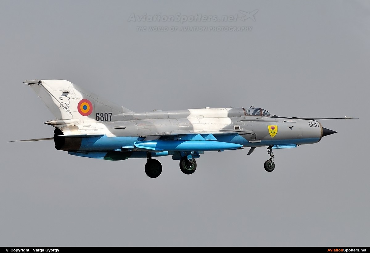 Romania - Air Force  -  MiG-21 LanceR C  (6807) By Varga György (vargagyuri)